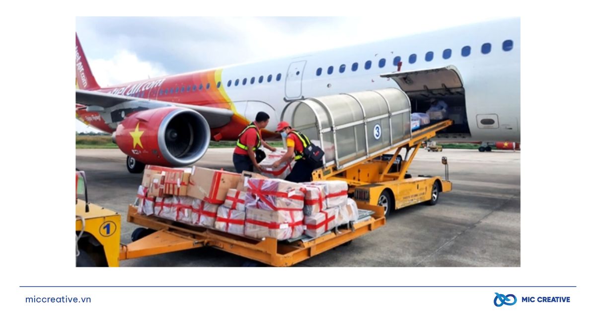 Vietjet ủng hộ đồng bào bị thiệt hại bởi bão lũ 