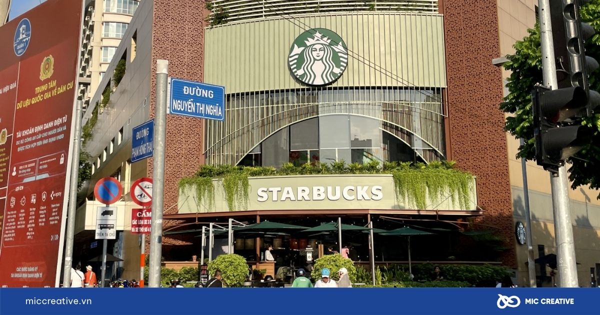 Cửa hàng Starbucks tại TP HCM